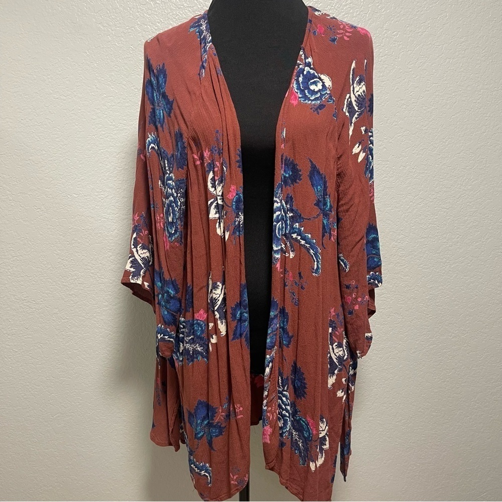 Billabong Women’s Floral Kimono Size Small/Medium
